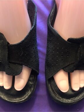 Flexus Italian Comfort by Spring Step Black Suede Sandals Size 5.5/36